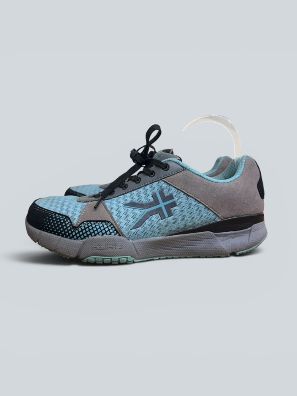 KURU Quantum women's athletic sneakers in a glacier blue and gray lace up Sz 9